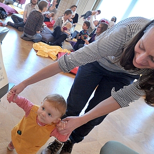 Das Foto zeigt einen Ausschnitt aus dem Babykonzert.
